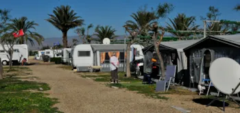 Stellplatz - Stellplatz Confort 70 M² (Fahrzeug + Zelt/Wohnwagen/Wohnmobil + Fließwasser- Und Abwasseranschluss) - Camping Cabo de Gata