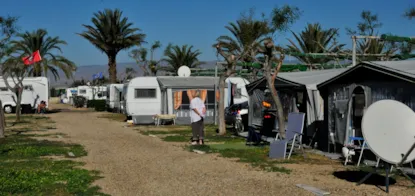 Piazzola Confort 70 M² (Auto + Tenda/Roulotte/Camper + Raccordo All'acqua + Scarico)