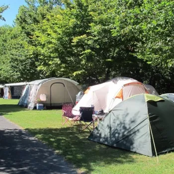 Stellplatz - Stellplatz 100M² + Fahrzeug - Camping Maisonneuve