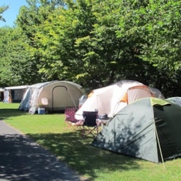 Kampeerplaats(en) - Standplaats 100M² + Voertuig - Camping Maisonneuve