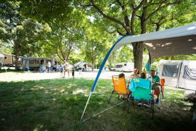 Pitch + 1 car + tent , caravan or camping-car — 3