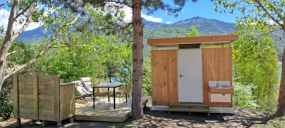 Pitch electricity with Private facilities Luxe