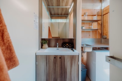 Pitch electricity with Private facilities Luxe