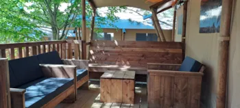 Mietunterkunft - Safari-Zelt „Prestige Plus“ – 3 Schlafzimmer – 2 Badezimmer – 7 Personen - Camping Sunêlia La Presqu'île****