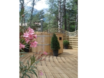 Refuge Finland with Scandinavian bath - shower and toilets