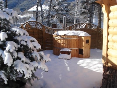 Refuge Finland with Scandinavian bath - shower and toilets