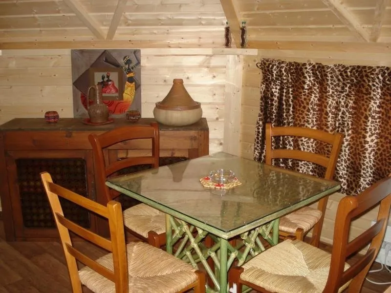 Refuge - Esprit Cabane - 4 Personnes - Sans Eau Ni Sanitaire