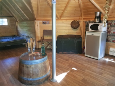 Refuge - Hut spirit - 4 persons - No water or sanitary facilities