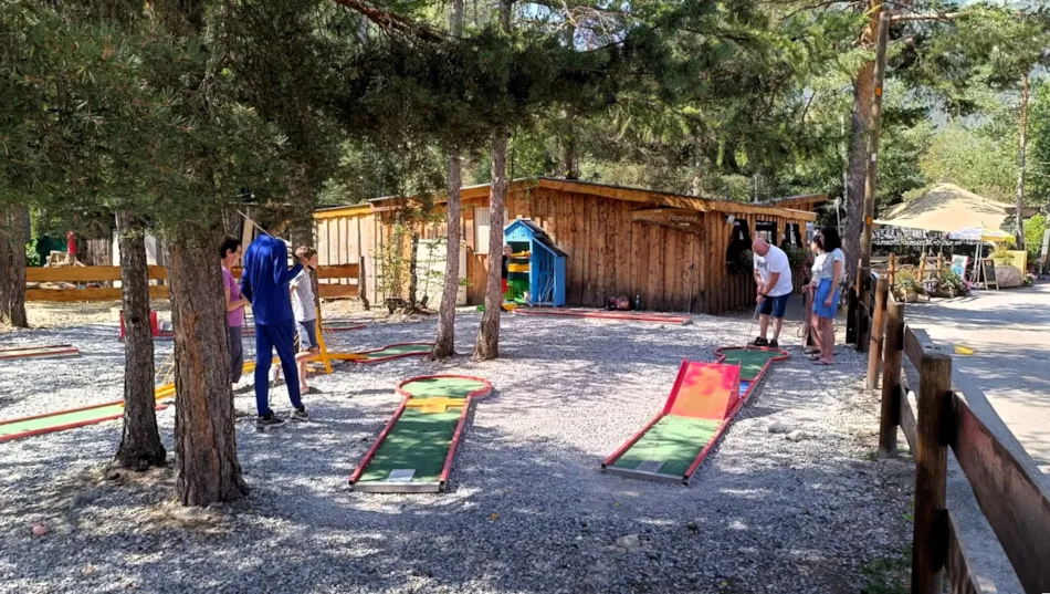 Camping-Caravaneige l'Iscle de Prelles