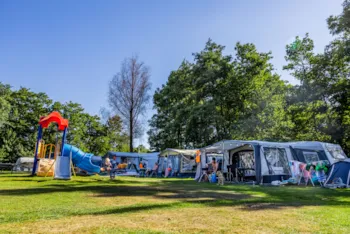 Stellplatz - Stellplatz Comfort - Vakantiepark Bergumermeer