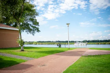 Mietunterkunft - Bungalow Type De Mast - Vakantiepark Bergumermeer