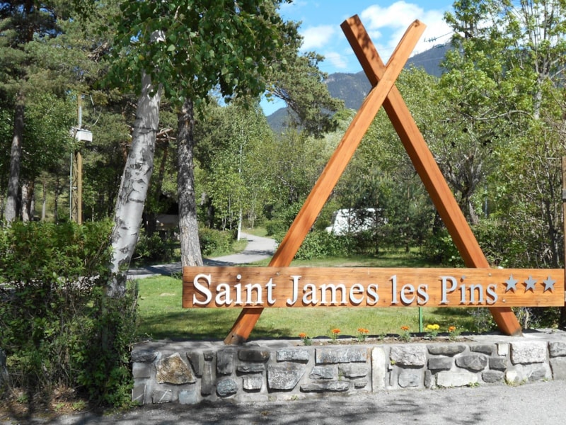 Camping Chalets Résidentiels SAINT JAMES LES PINS - Camping - Guillestre