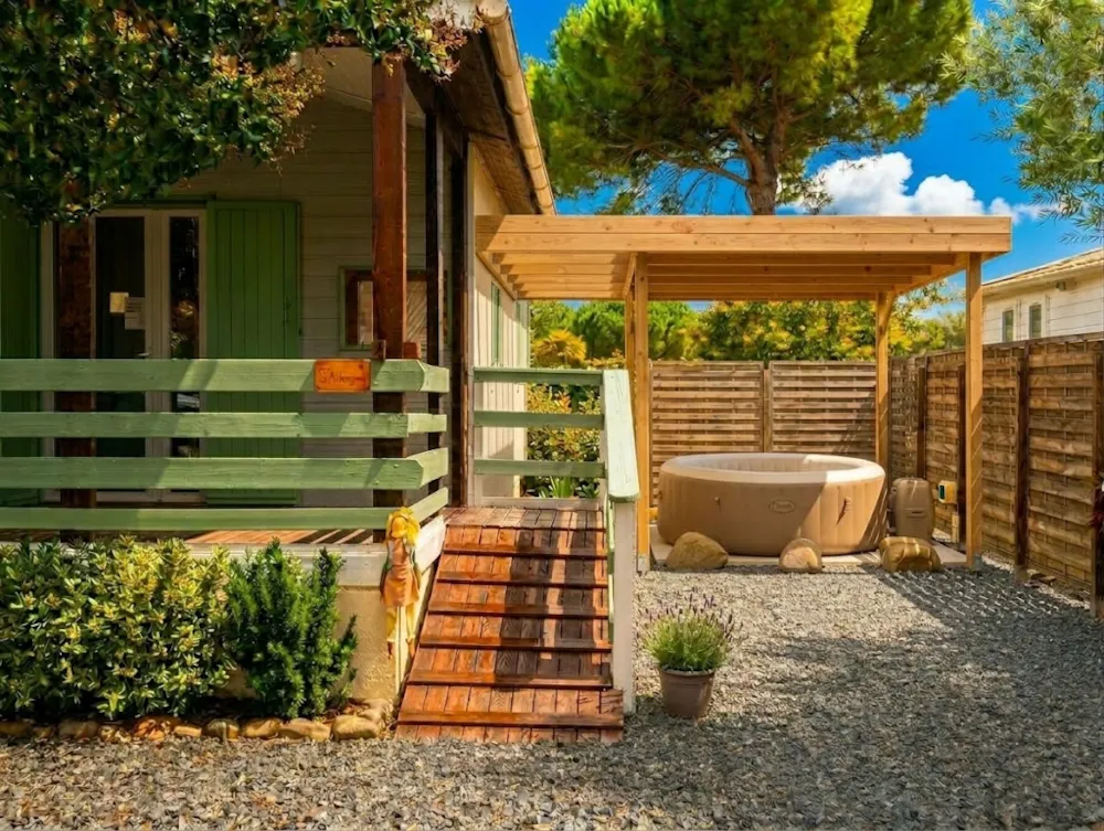 Location - Gîte Prestige 3 Chambres Avec Jacuzzi Privatif - Camping l'Olivier