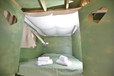 LODGE TENT AIR SUITE — 6