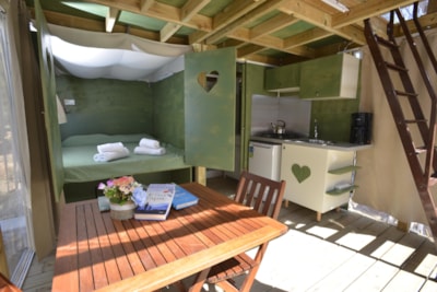 LODGE TENT AIR SUITE — 5