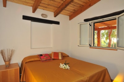 CHALET — 4