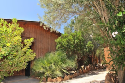 CHALET — 3