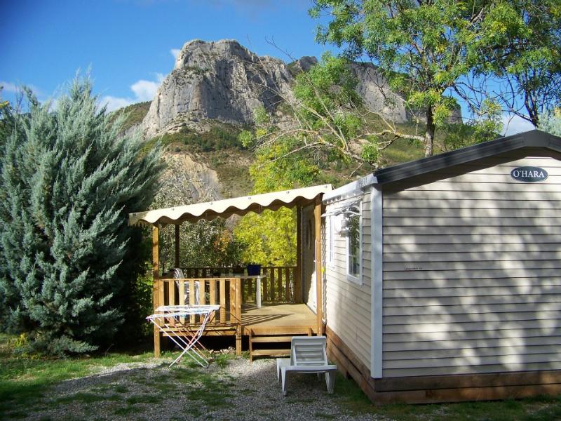 Location - Espace Classic 28M² - Vue Jardin - Climatisation - Tv - Camping Koawa les Princes d'Orange