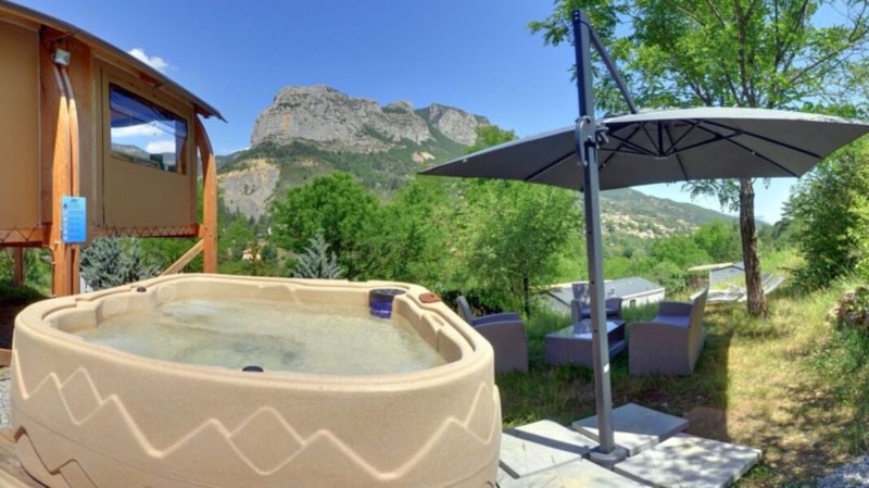 Nature Lodgetent SPA - 3 slaapkamers - Uitgeruste keuken - Badkamer