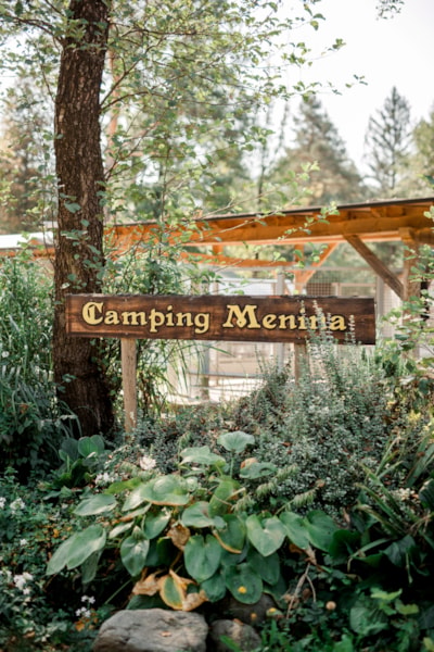 Camping Menina