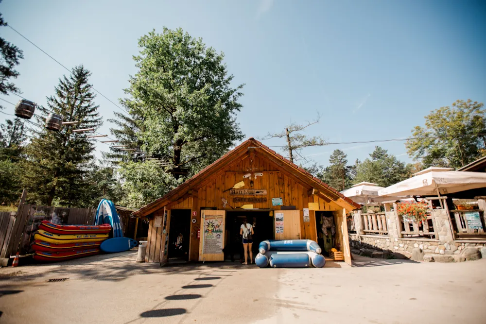 Camping Menina