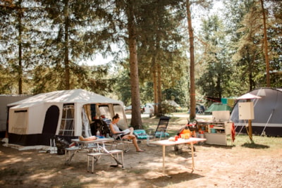 Camping Menina