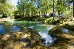 Camping Les Cascades - image n°4 - Roulottes