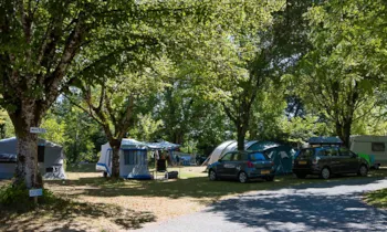 Stellplatz - Pitch - Camping Les Cascades