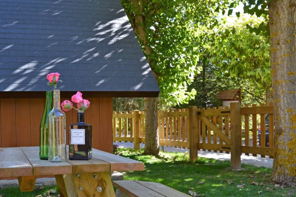 Accommodation - Hut Romantic - CAMPING VORAPARC
