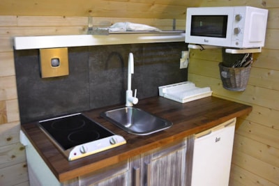 Hut Romantic — 4