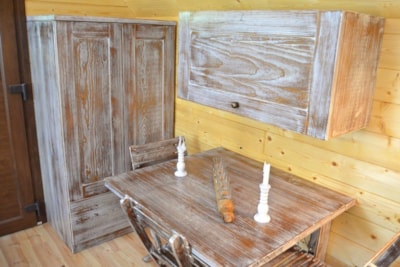 Hut Romantic — 6
