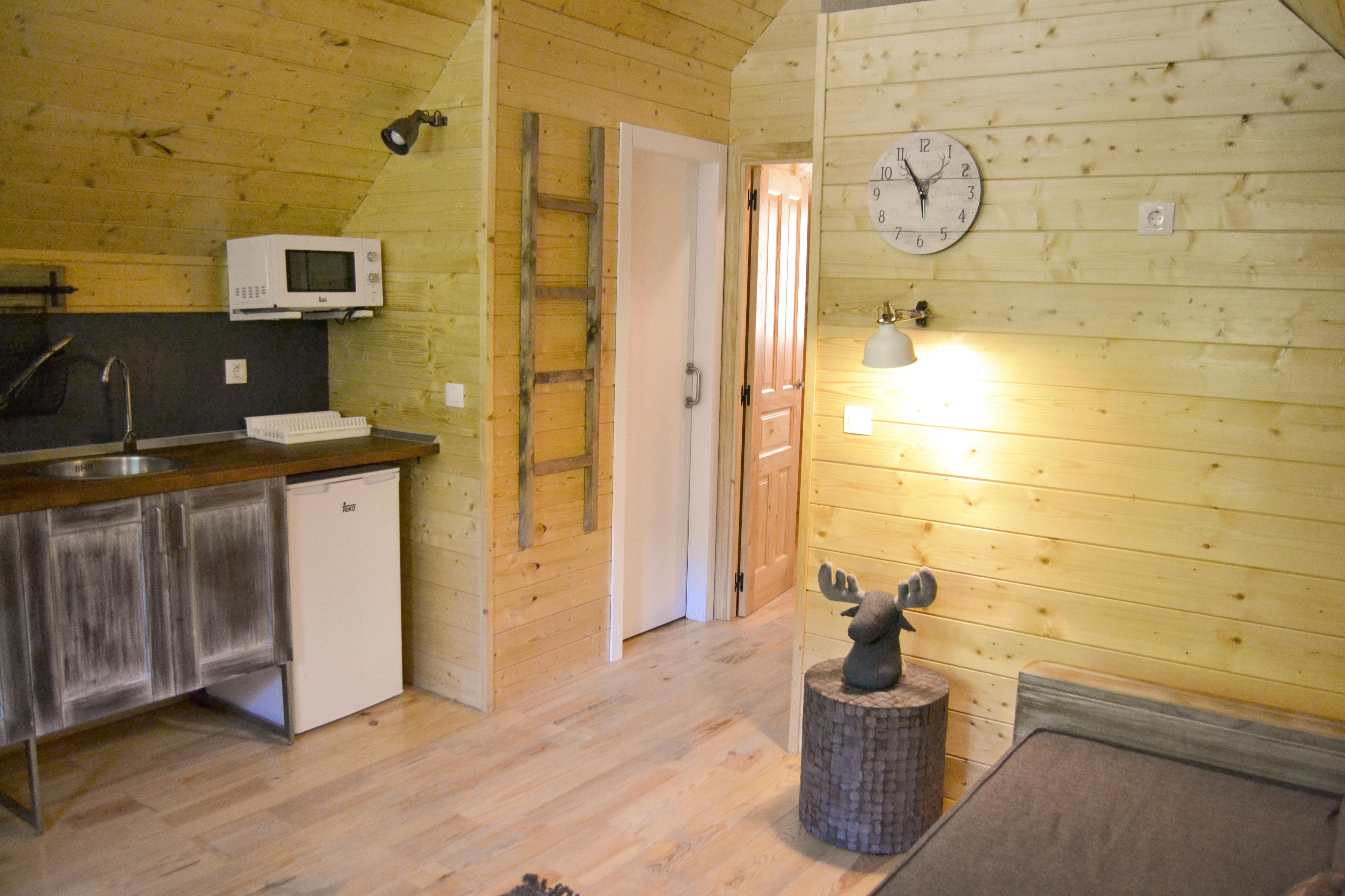 Accommodation - Hut Explorer - CAMPING VORAPARC