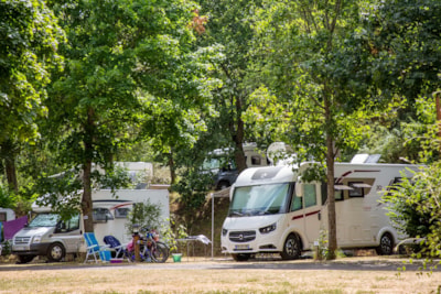 Camping package (pitch, 2 people, 1 vehicle)
