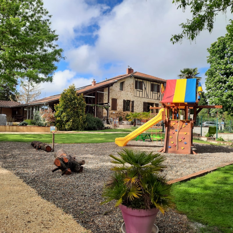 Le Domaine du CASTEX - Camping & Hébergement