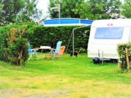 Kampeerplaats(en) - Standplaats + Elektriciteit - Camping du Port de Moricq