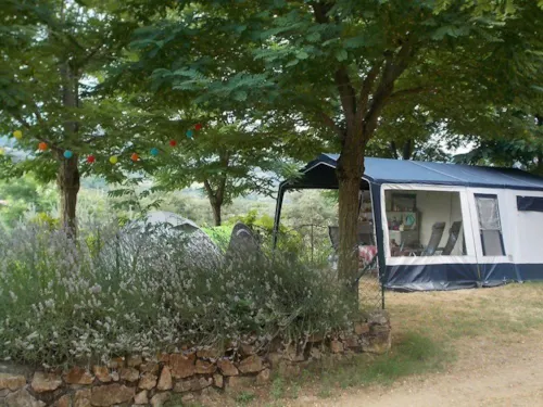 Pitch - Package 1 Or 2 Person: Pitch + Car + Tent Or Caravan - image n°6 - Domaine Camping  Les Roches