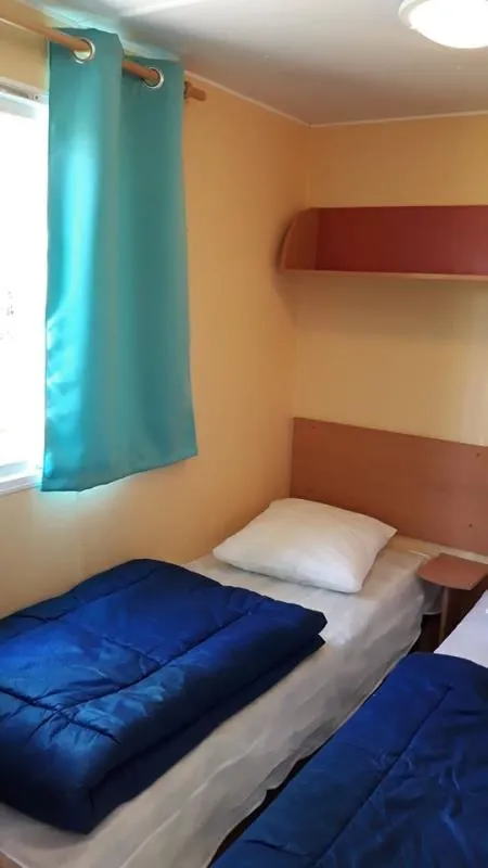 Mietunterkunft - Mobilheim Titania - 28M² - 2 Zimmer - image n°10 - Domaine Camping  Les Roches