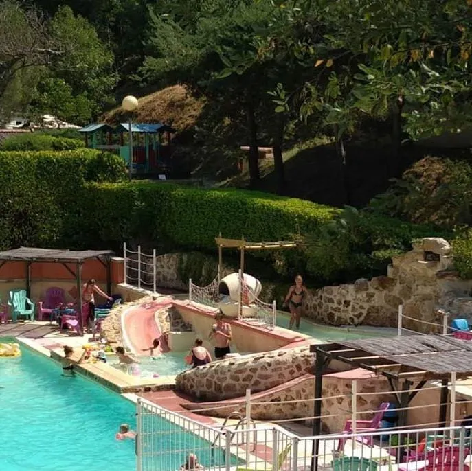 Domaine Camping  Les Roches