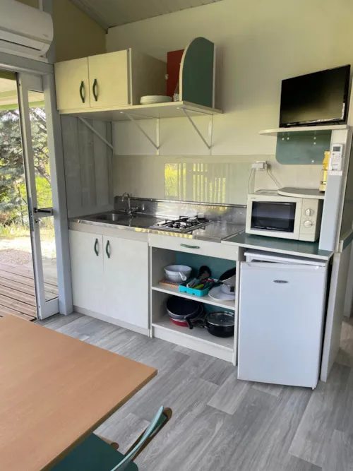 Accommodation - Chalet Cornas -32M²- 2 Bedrooms, 6 Single Beds With Reversible Air Conditioning - image n°4 - Domaine Camping  Les Roches