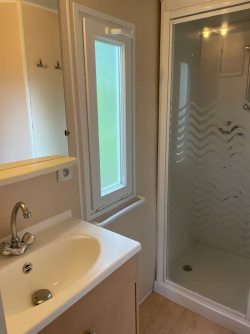 Accommodation - Mobile-Home Confort - 26M² - 2 Bedrooms - image n°7 - Domaine Camping  Les Roches