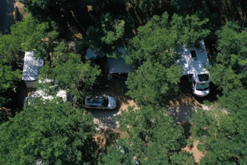 Pitch - Package 1 Or 2 Person: Pitch + Car + Tent Or Caravan - image n°5 - Domaine Camping  Les Roches