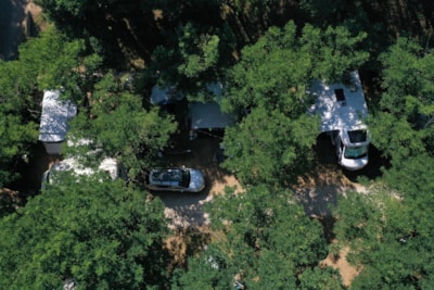 Package 1 or 2 person: Pitch + car + tent or caravan