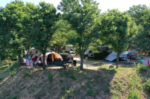 Pitch - Package 1 Or 2 Person: Pitch + Car + Tent Or Caravan - image n°2 - Domaine Camping  Les Roches