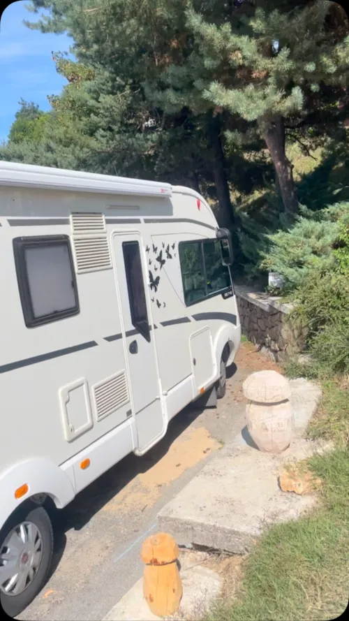 Pitch - Package 1 Or 2 Person: Pitch + Car + Tent Or Caravan - image n°7 - Domaine Camping  Les Roches