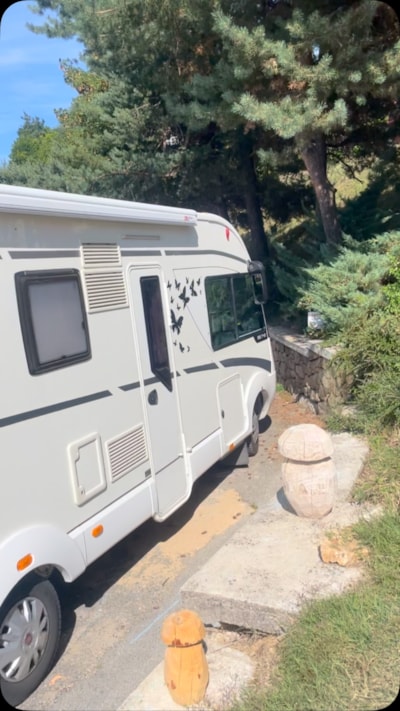 Package 1 or 2 person: Pitch + car + tent or caravan