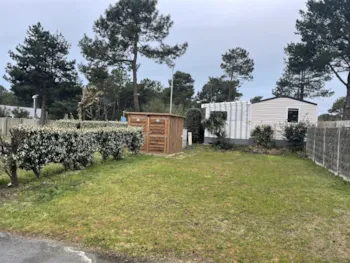 Stellplatz - Camping Stellplatz Vip 85-100M² - Camping LES GENETS