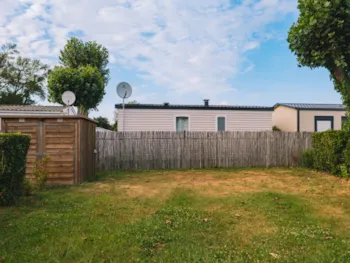 Stellplatz - Camping Stellplatz Vip 85-100M² - Camping LE CHATEAU