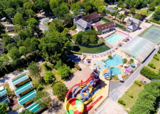  Castel Parc de la Grenouillère Suèvres Centre FR