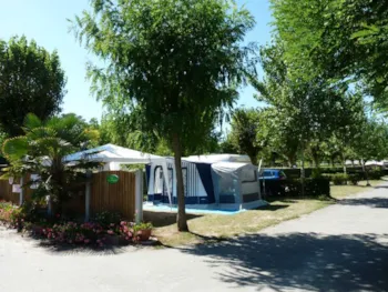 Stellplatz - Pauschale 2: Stellplatz Für 1 Auto Mit Strom 6A - Camping La Prairie ****