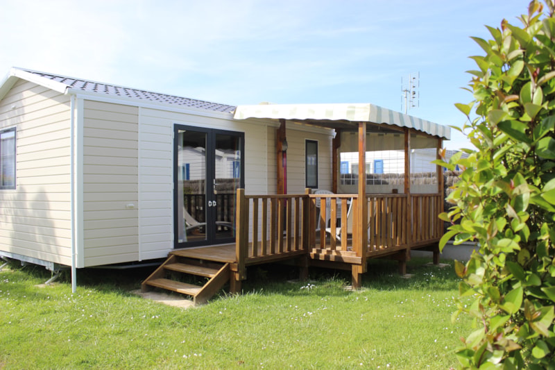 Stacaravan Grand Confort 24 m² / 2 kamer - Half-schaduwrijk terras